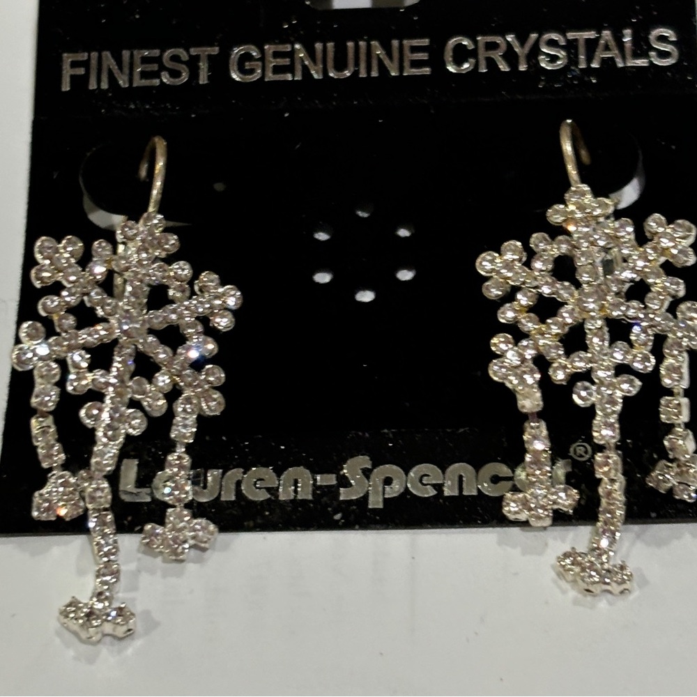 New crystal rhinestone snowflake pierced earrings Christmas winter dangle